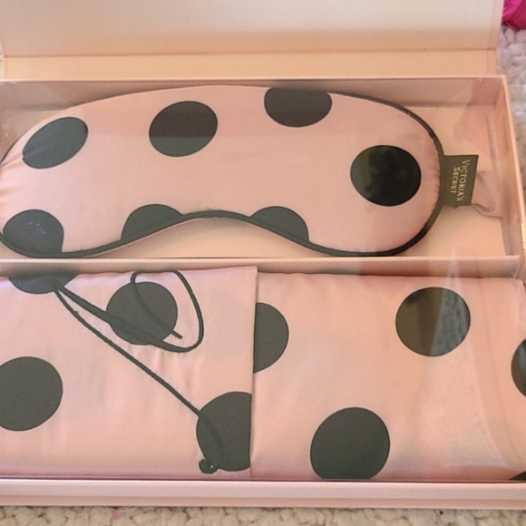 💜New VS sleep mask set💜 - Picture 3 of 8